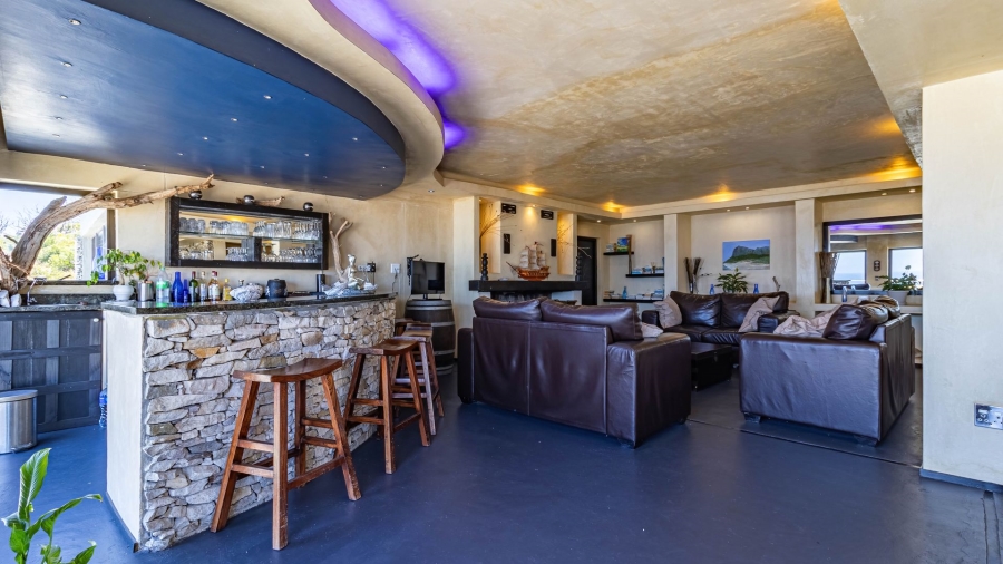 8 Bedroom Property for Sale in Pringle Bay Western Cape